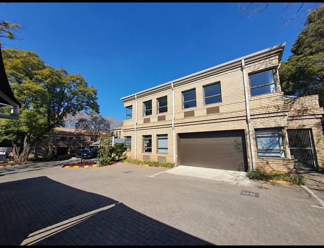 2,850M² OFFICE FOR SALE IN ILLOVO